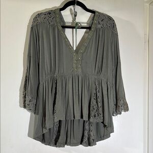Pol Boho Lace Trim Inserts Cropped Hi/Low Olive Green/Gray Women's Top Size Sm